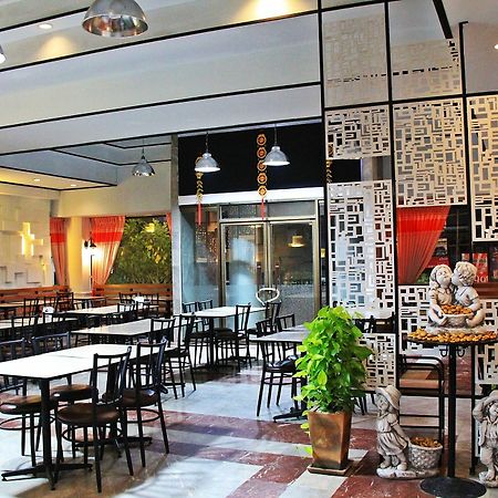 โรงแรมเรือนทิพย์ เชียงราย Ruean Tip Hotel 외부 사진