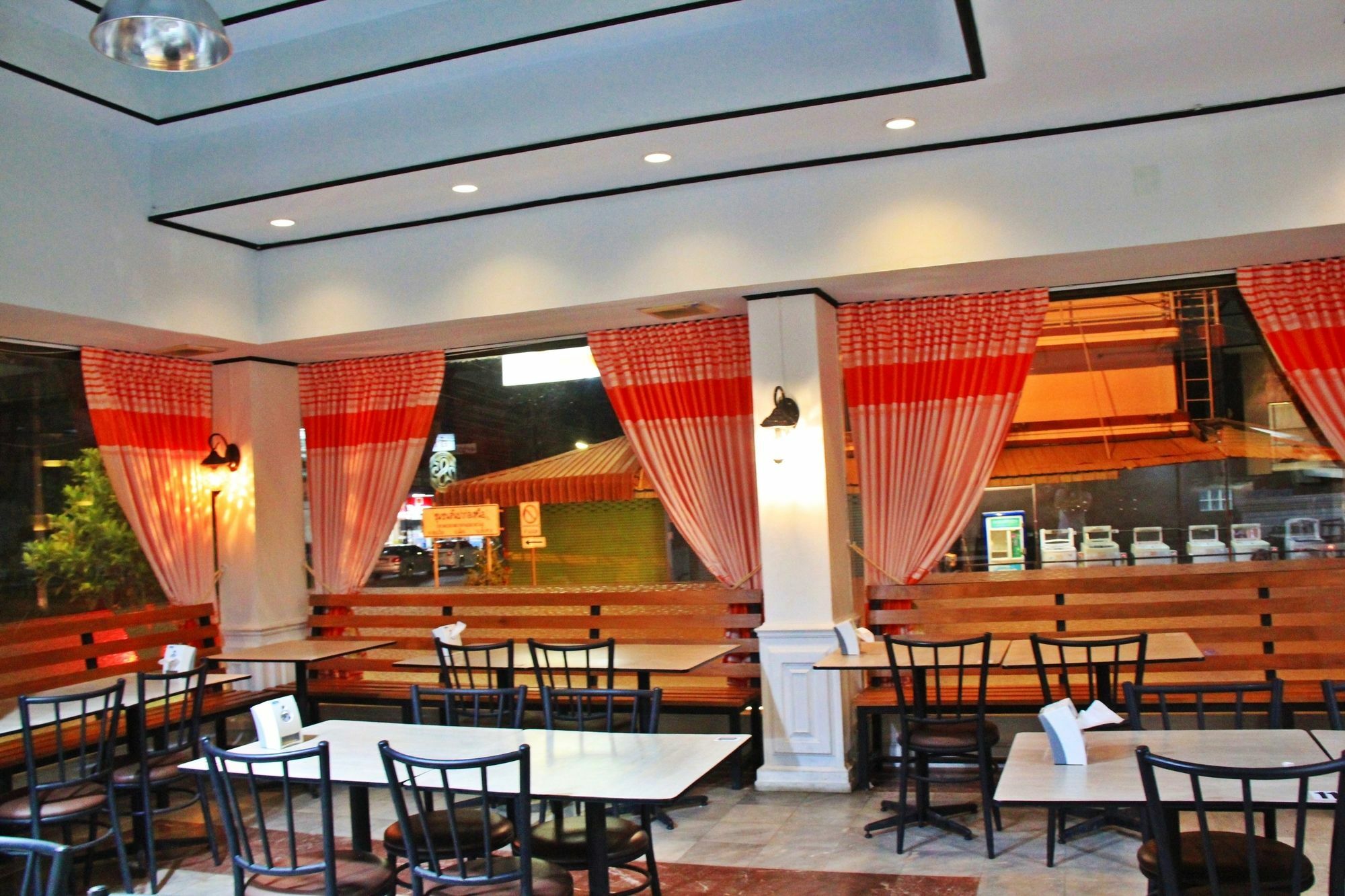 โรงแรมเรือนทิพย์ เชียงราย Ruean Tip Hotel 외부 사진