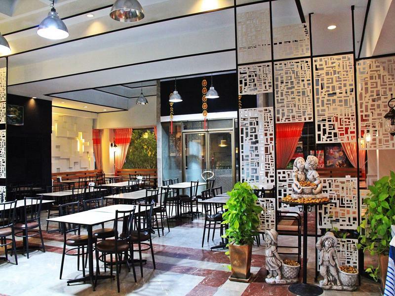 โรงแรมเรือนทิพย์ เชียงราย Ruean Tip Hotel 외부 사진